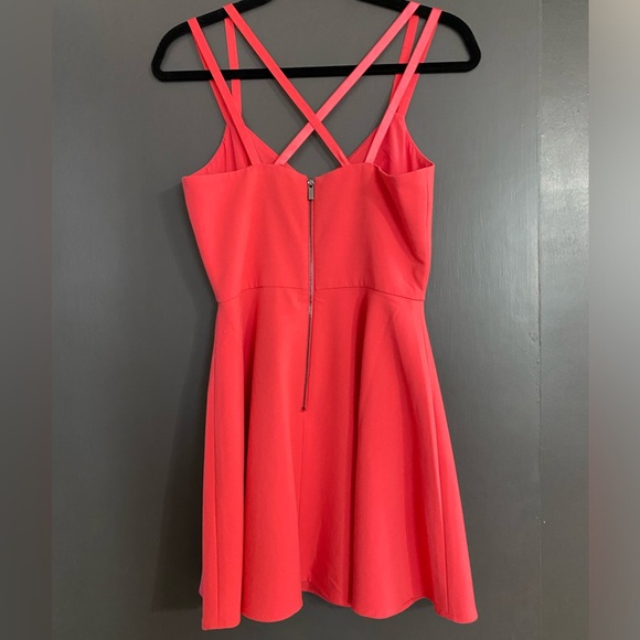 French Connection Whisper Light Fit and Flare Strappy Barbiecore Dress Size 6 - Picture 2 of 2